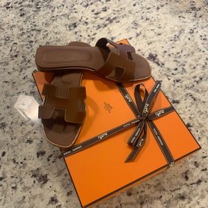 Hermes Brown Oran sandals